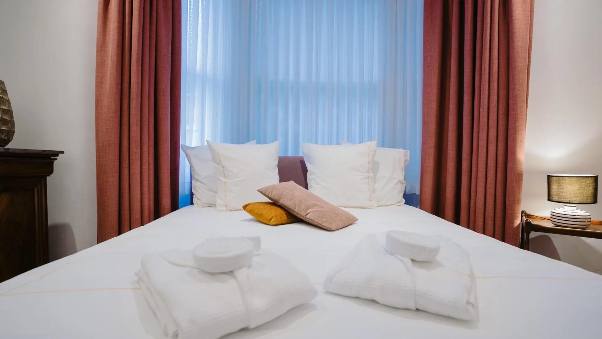 Bed & Breakfast Bed and Breakfast Circa 1929 Ostende